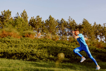 个由中场球 个由中场球